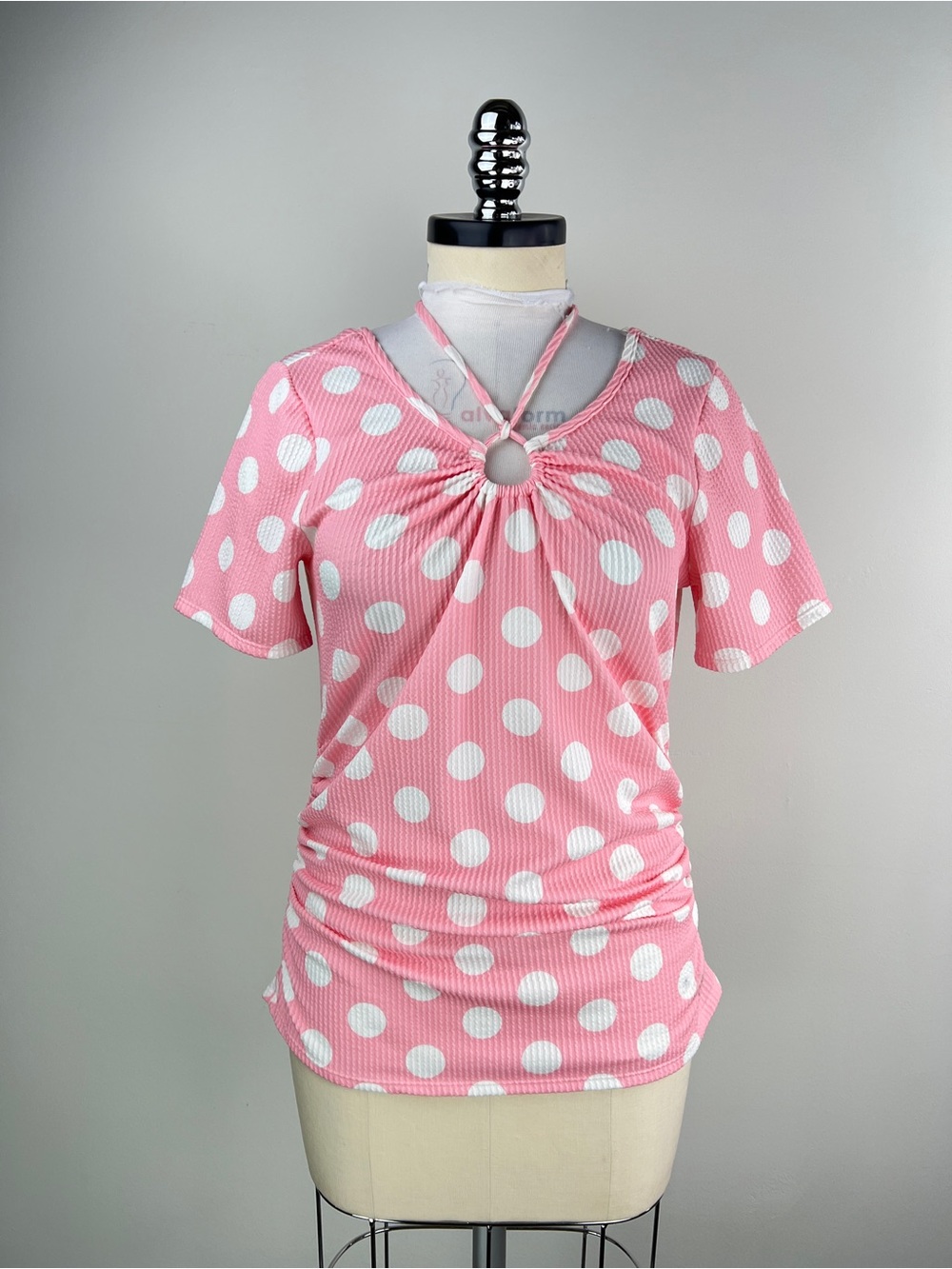 💚 3880. Pink Polka Dot Keyhole Short Sleeve Top